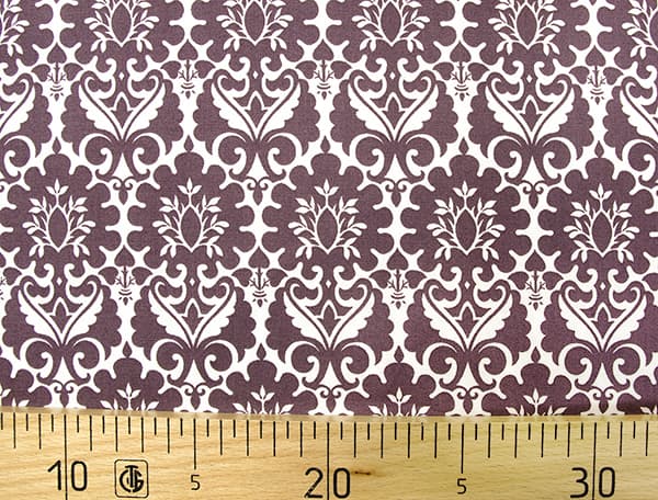 Ткань Gütermann Fenton House (сливовый в белый ажурный рисунок) undefined