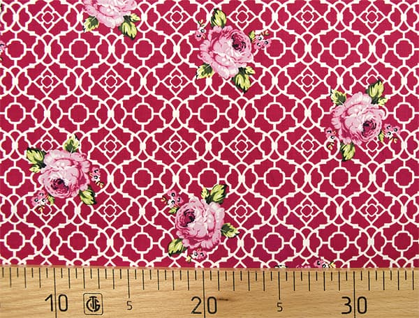 Ткань Gütermann Fenton House (красный/розовая роза на ажурном рисунке) undefined