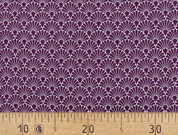 Ткань Gütermann Blooms (белый кружевной узор на баклажановом) undefined