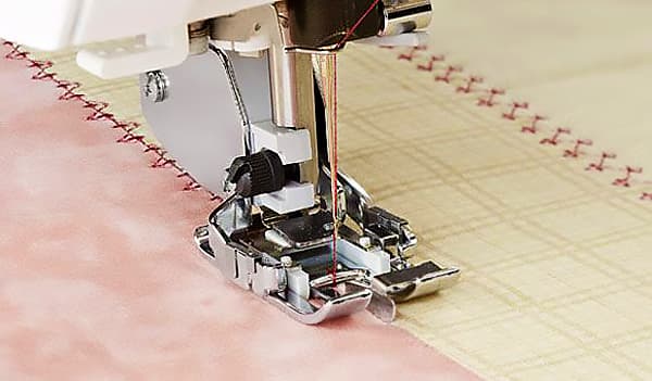 Лапка для декоративных строчек с направителем к верхнему транспортеру 9202190-96 undefined