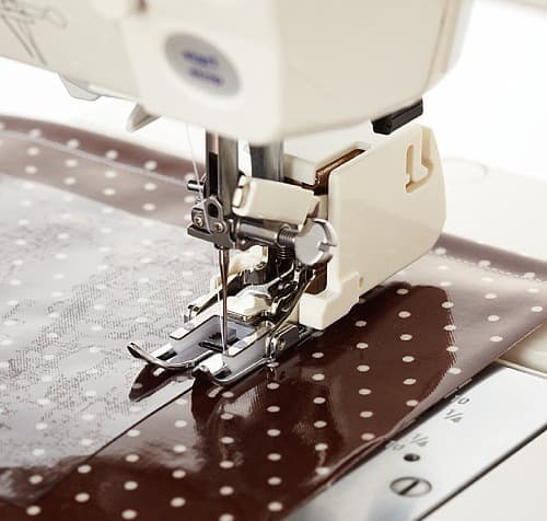 Верхний транспортер с направителем  для машин с вертикальным челноком undefined