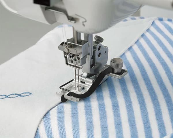 Лапка для отстрочки с центральным направителем undefined