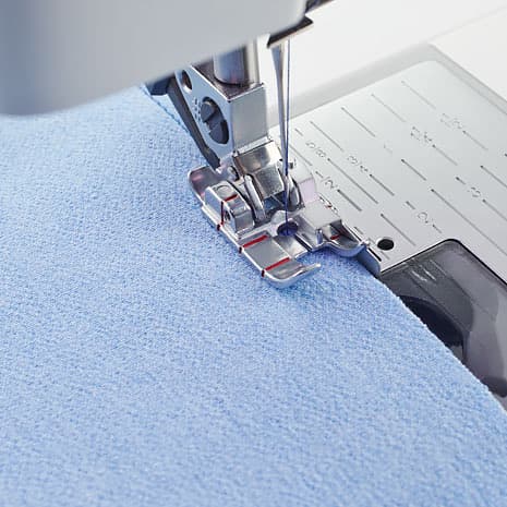 Лапка для пэчворка с разметкой 1/4 дюйма с правым направителем и овальным отверстием IDT undefined