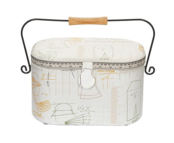 Шкатулка, обтянутая тканью, овальная (30х20,5х19), швейные чертежи undefined