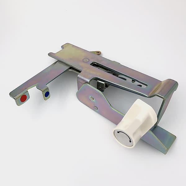 Фиксатор передней игольницы (правый) SRP60N/FRP70 (No.5-8, 10-13, 15-18, 29-31) undefined