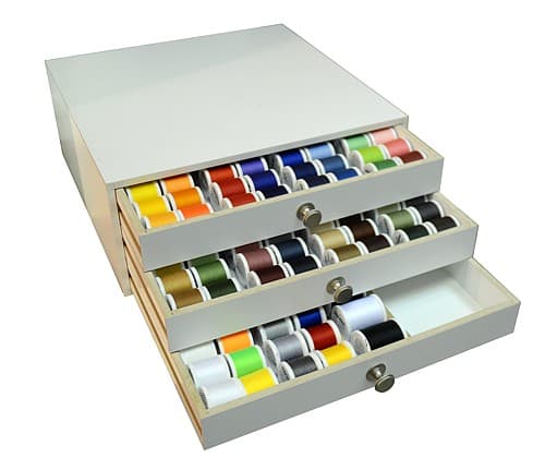 Большой набор ниток Madeira Aerofil в шкатулке белого цвета. undefined